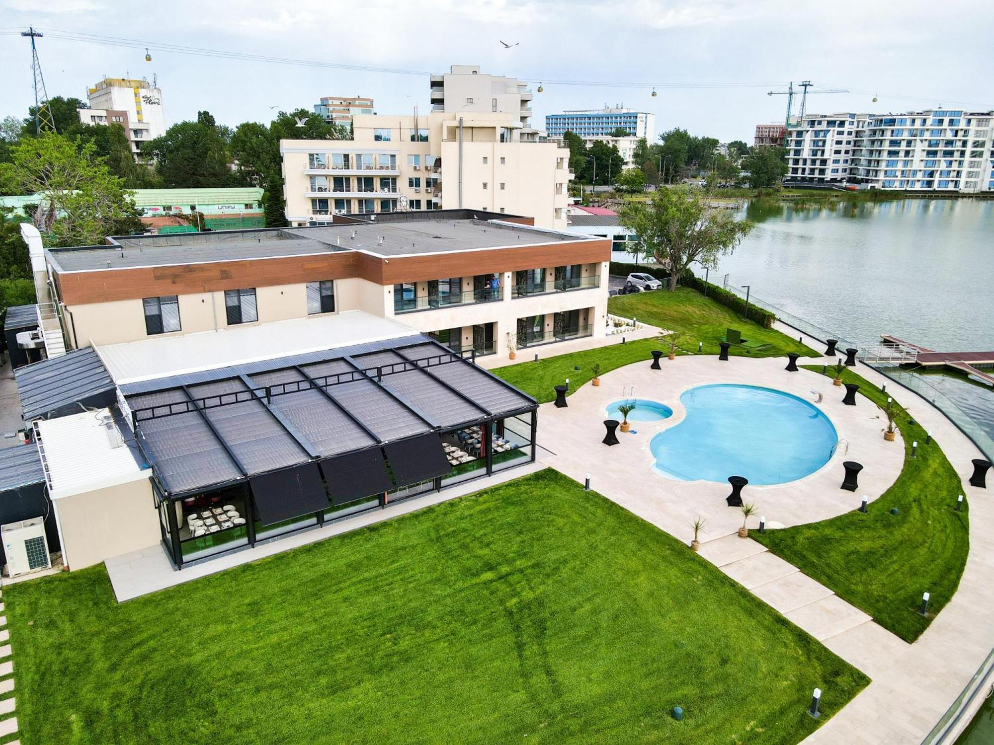 Belinda Hotel Mamaia Adults Only Exteriör bild