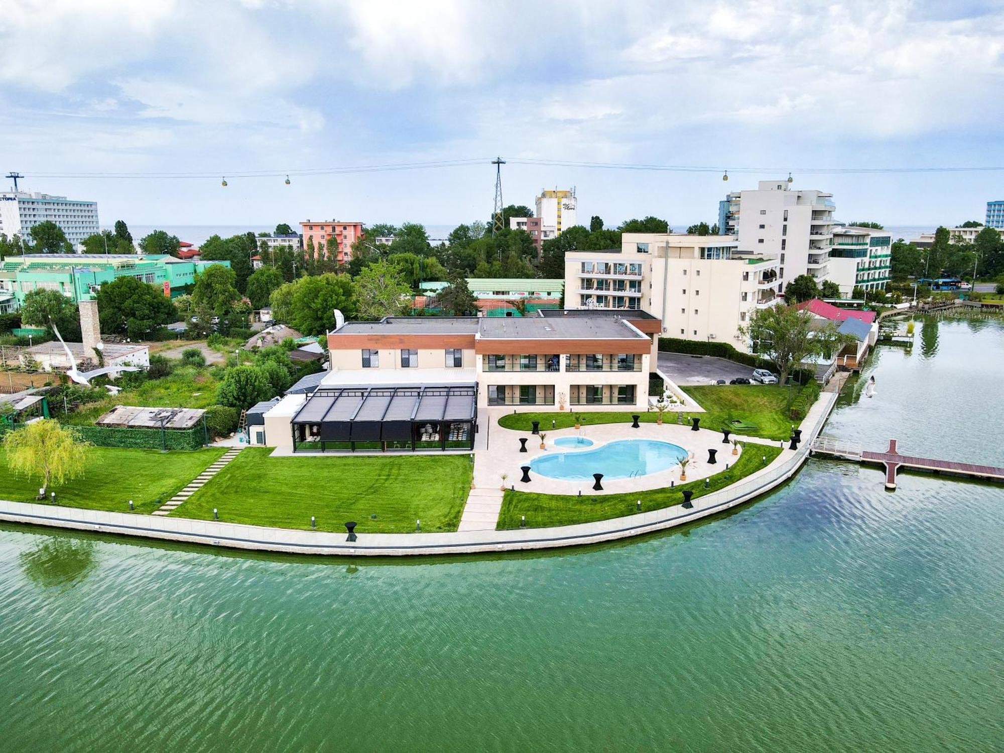 Belinda Hotel Mamaia Adults Only Exteriör bild