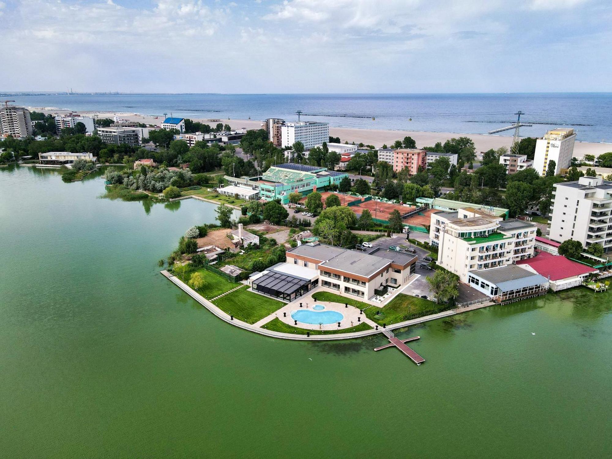 Belinda Hotel Mamaia Adults Only Exteriör bild