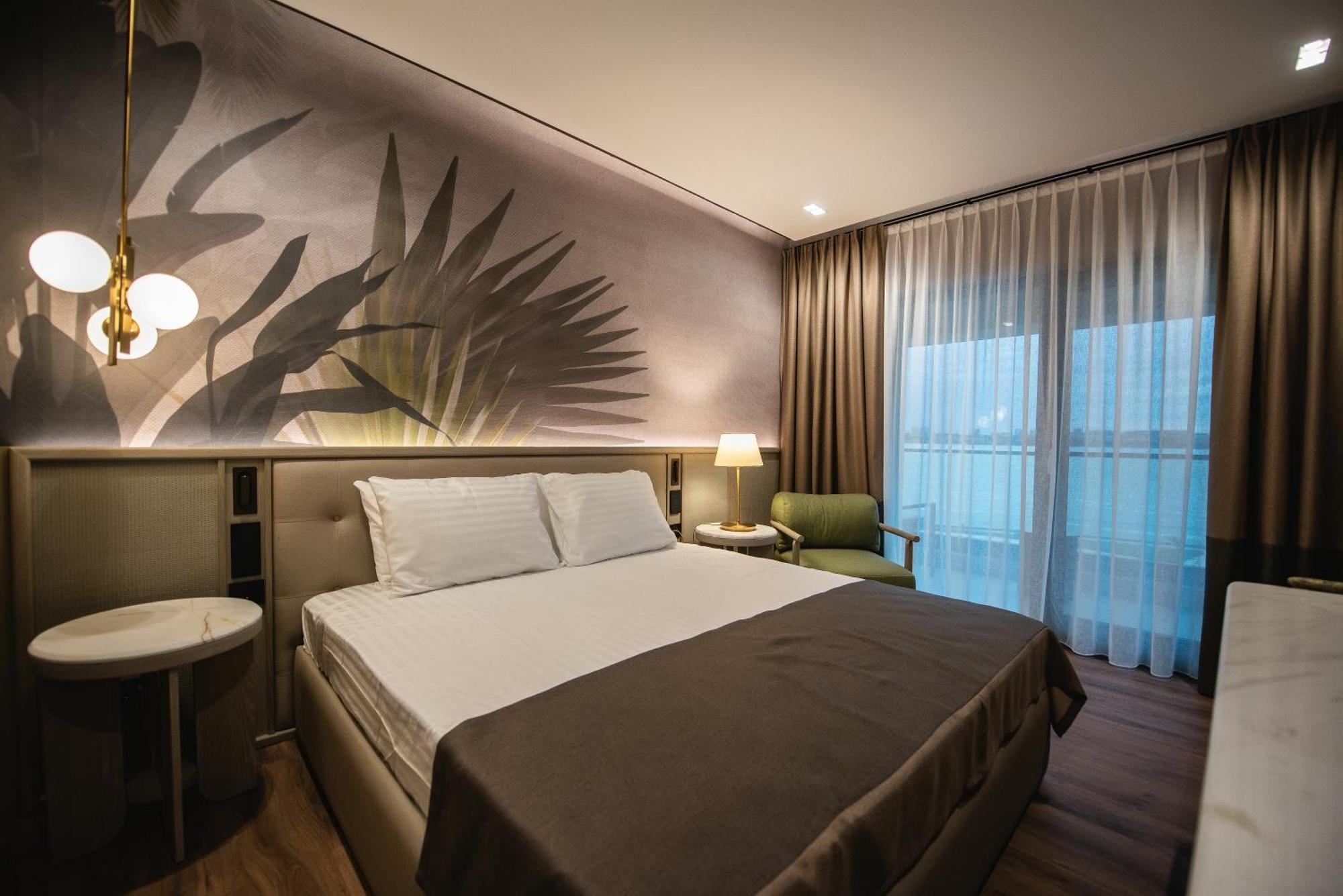 Belinda Hotel Mamaia Adults Only Exteriör bild