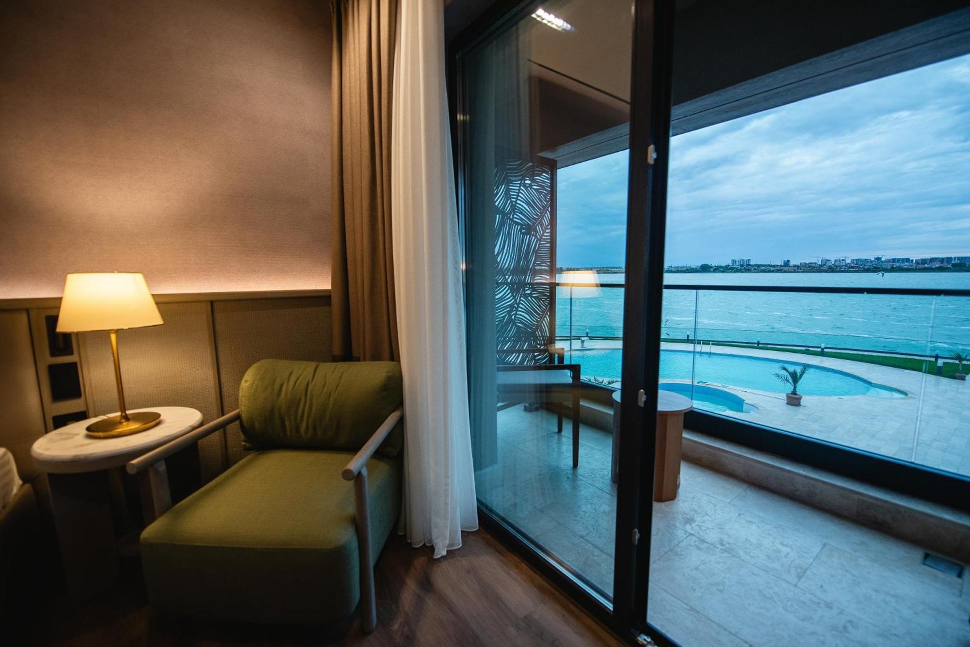 Belinda Hotel Mamaia Adults Only Exteriör bild