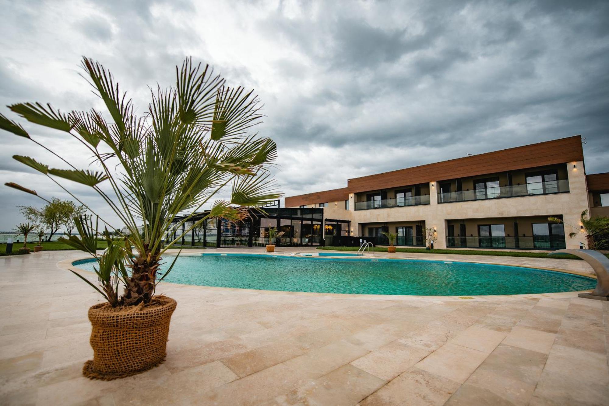 Belinda Hotel Mamaia Adults Only Exteriör bild